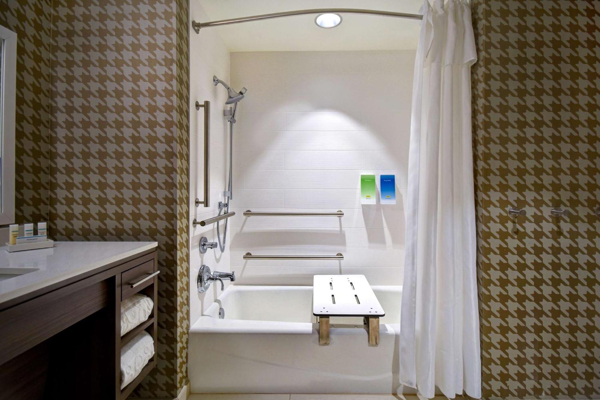 Home2 Suites Wichita Downtown Delano, Ks Екстериор снимка