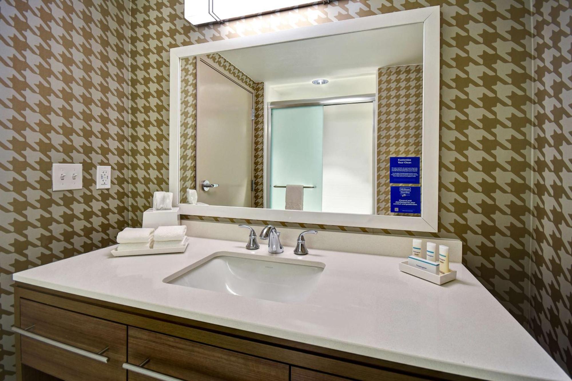 Home2 Suites Wichita Downtown Delano, Ks Екстериор снимка